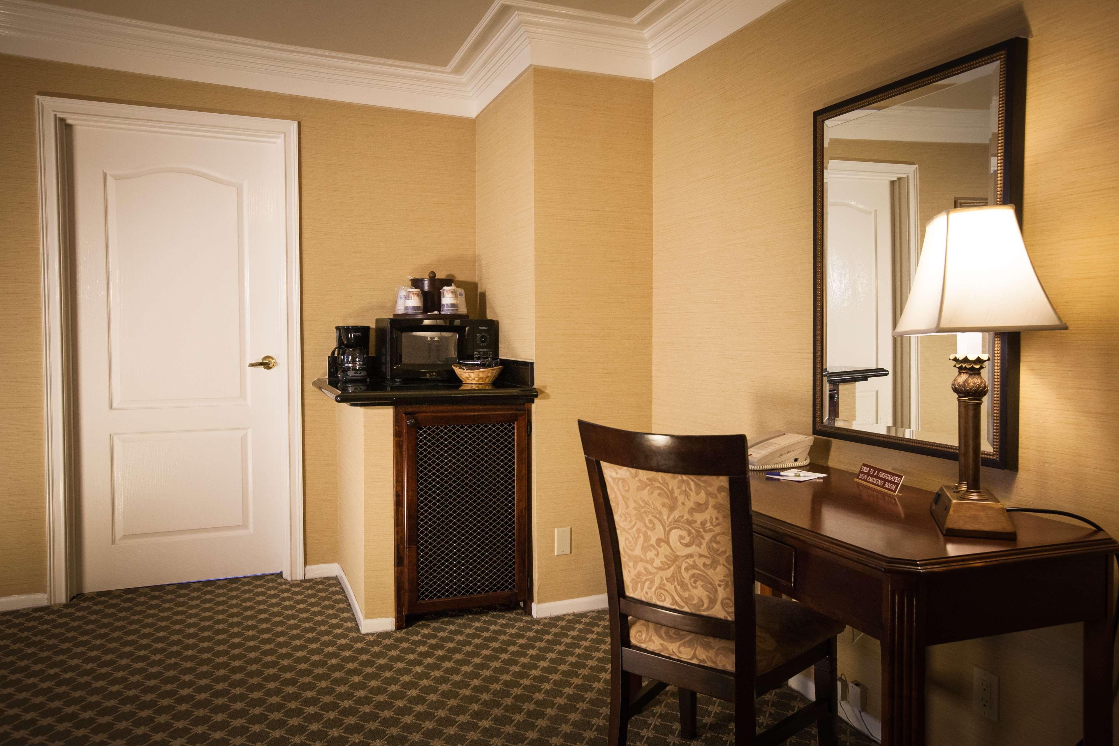 Best Western Plus Sunset Plaza Hotel Лос Анджелис Екстериор снимка