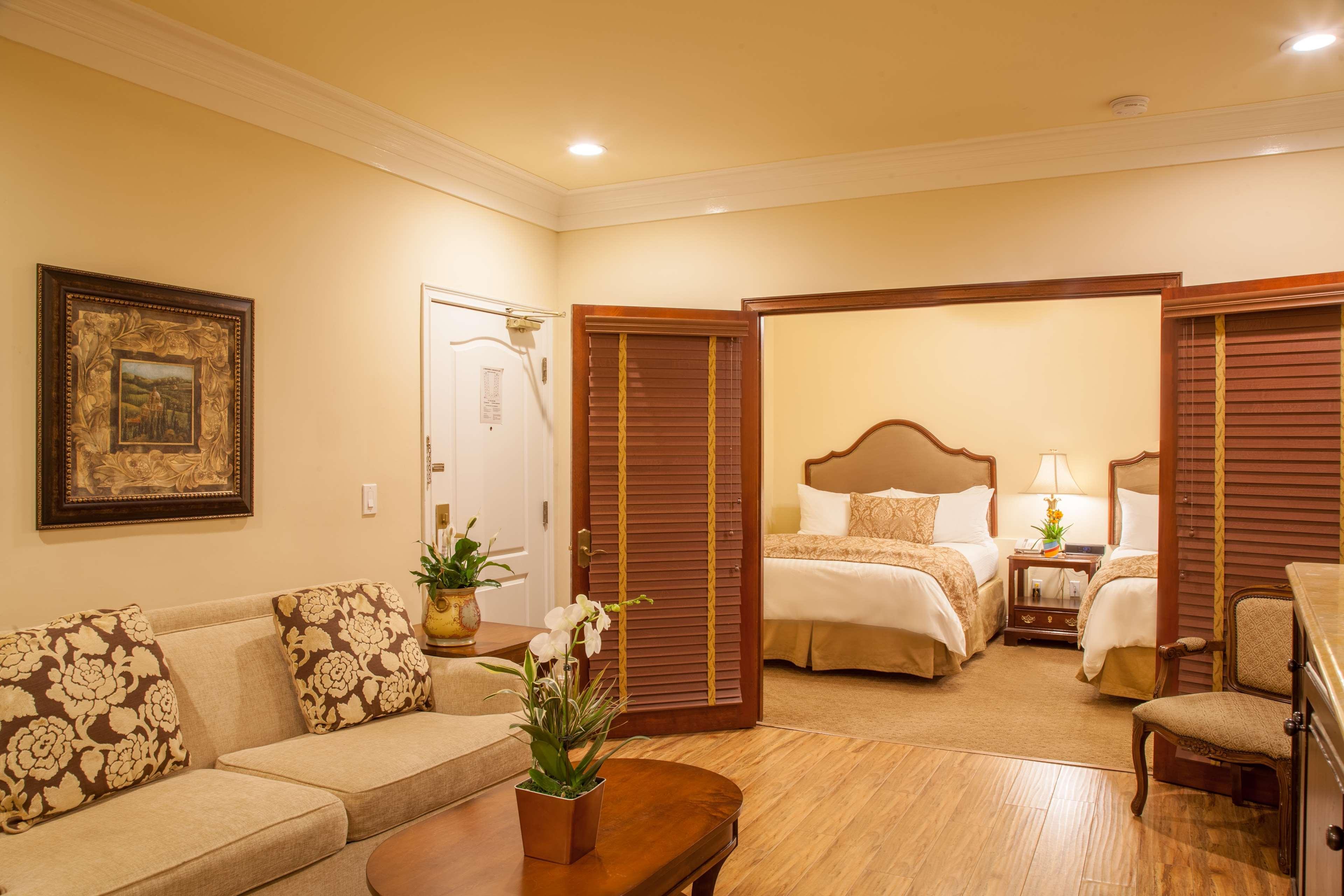 Best Western Plus Sunset Plaza Hotel Лос Анджелис Екстериор снимка