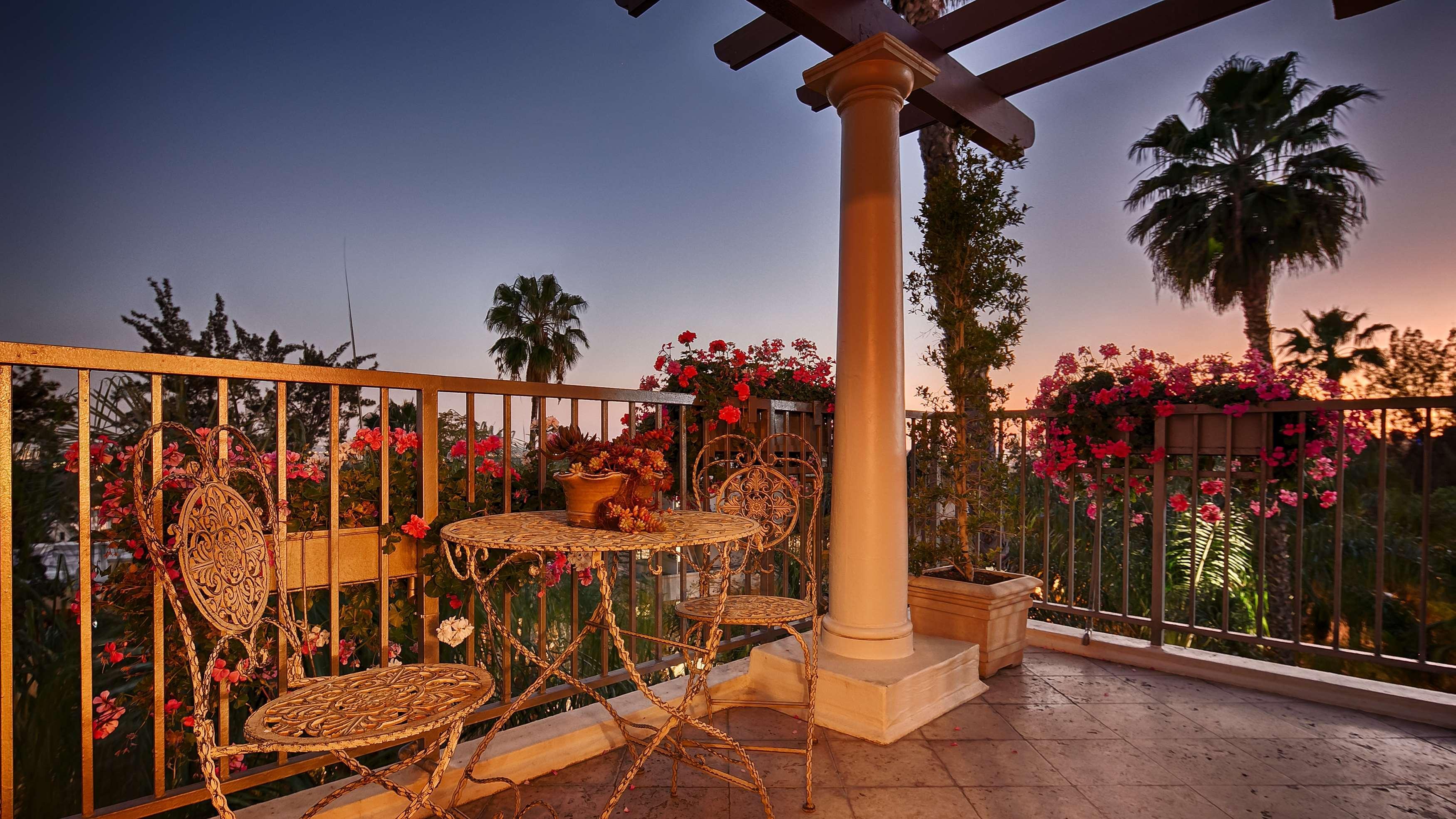 Best Western Plus Sunset Plaza Hotel Лос Анджелис Екстериор снимка