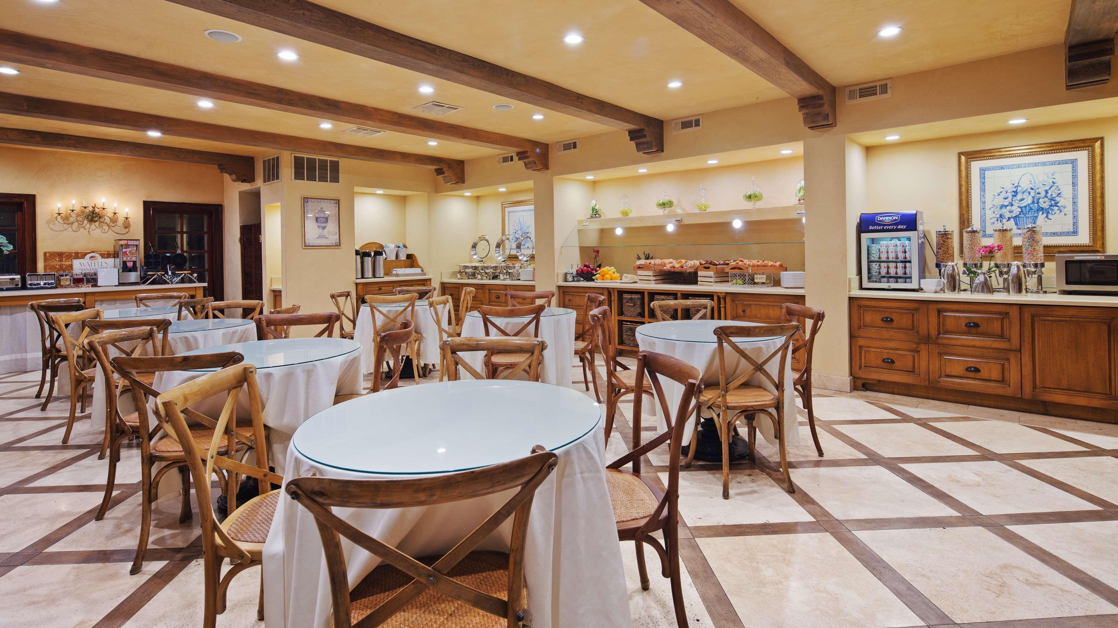 Best Western Plus Sunset Plaza Hotel Лос Анджелис Екстериор снимка